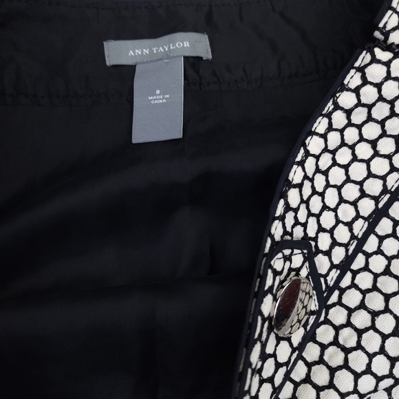 Ann Taylor Patterned Skirt Sz 8 - Picture 3 of 9
